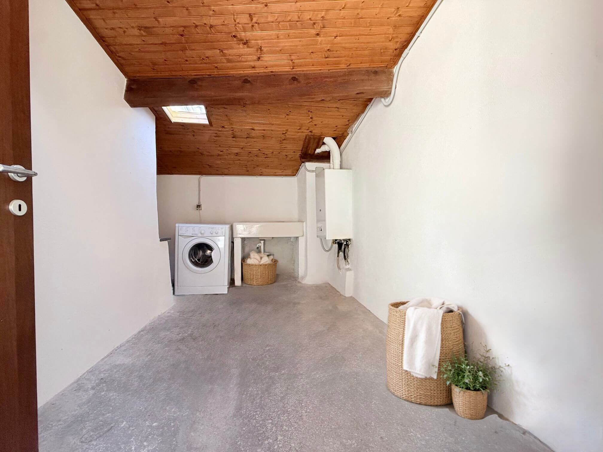 DA_1062_DA_TERRA_ITALIA_IMMOBILIEN_REAL-ESTATE_DOLCEACQUA_VILLAGE_FLAT_WITH_BALCONY_FOR-SALE_05