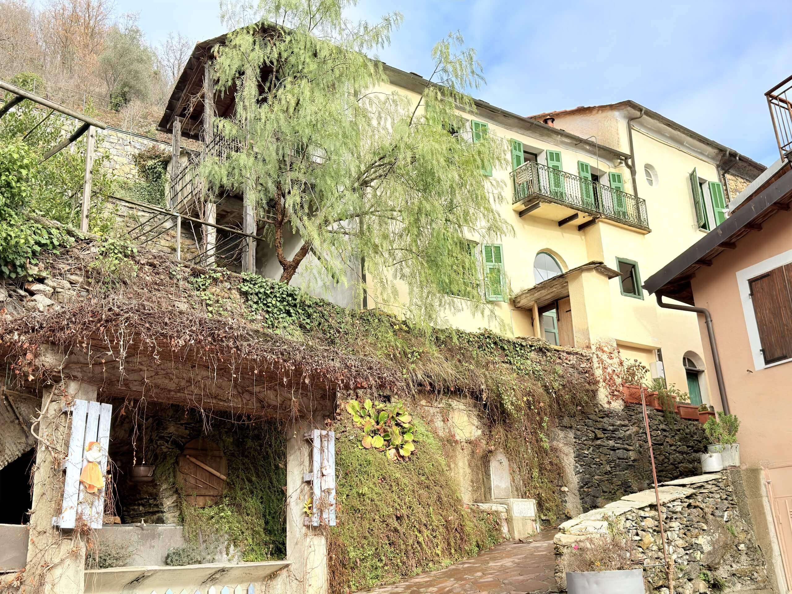 IM_374__TERRA-ITALIA-IMMOBILIEN_LIGURIEN_REZZO_COUNTRY-HOUSE_01-scaled