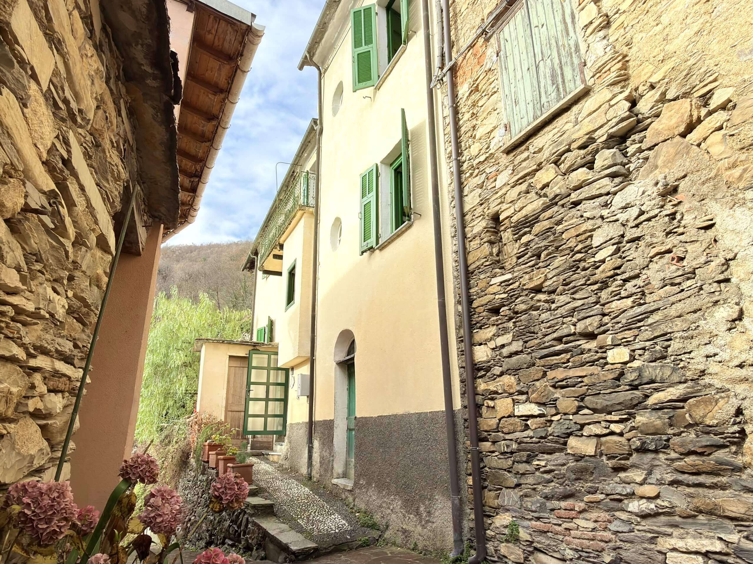 IM_374__TERRA-ITALIA-IMMOBILIEN_LIGURIEN_REZZO_COUNTRY-HOUSE_05-scaled