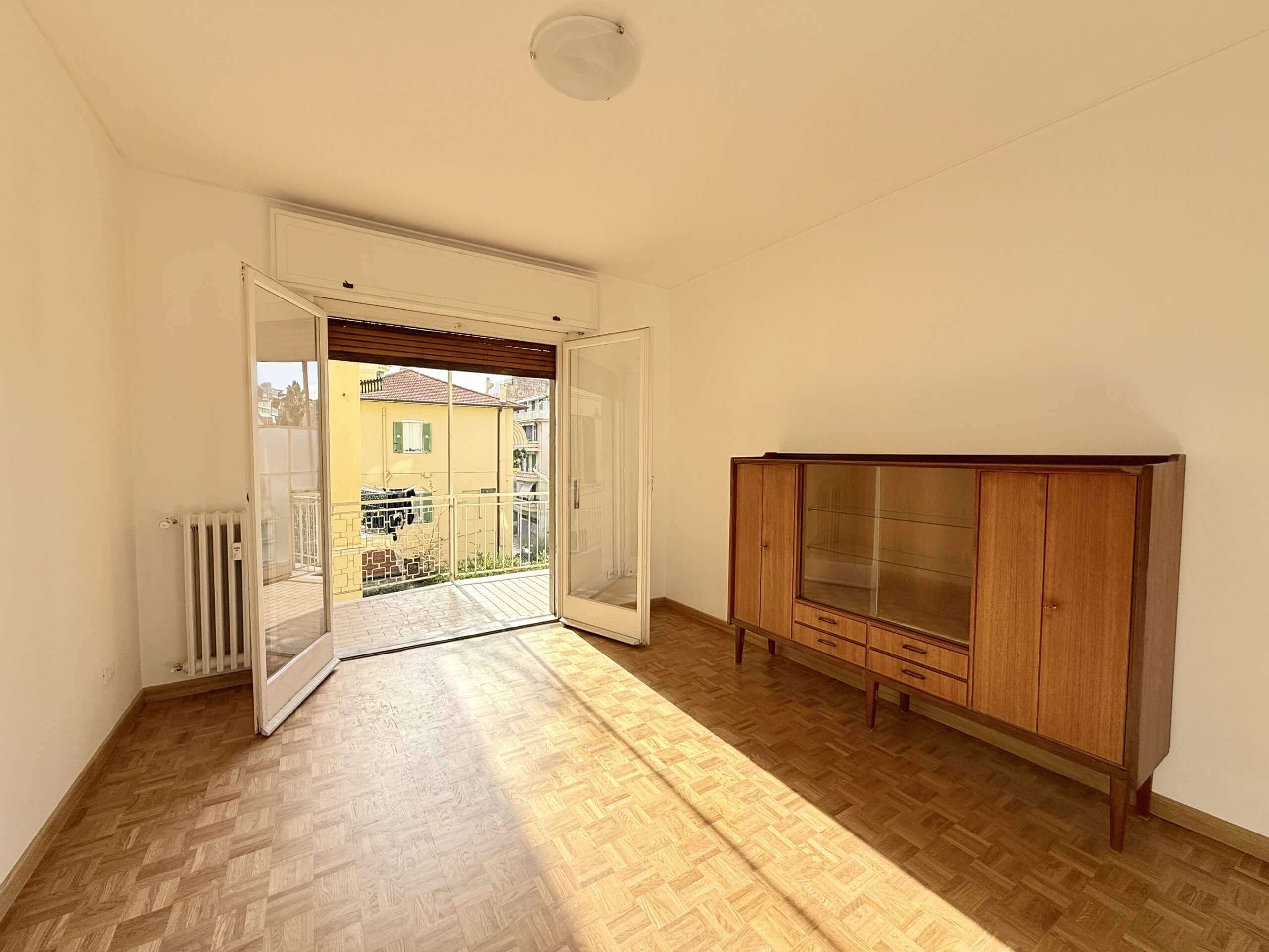 SR_1055_TERRA_ITALIA_IMMOBILIEN_REAL-ESTATE_SANREMO_APARTMENT_FOR-SALE_04-scaled