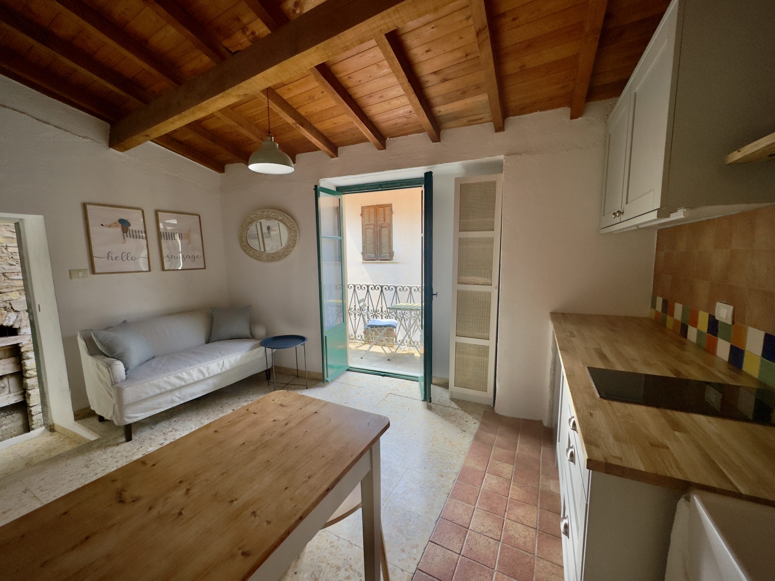 AP_1026_TERRA-ITALIA-IMMOBILIEN_LIGURIEN_APRICALE_VILLAGE-FLAT_FOR_SALE_04-scaled (1)