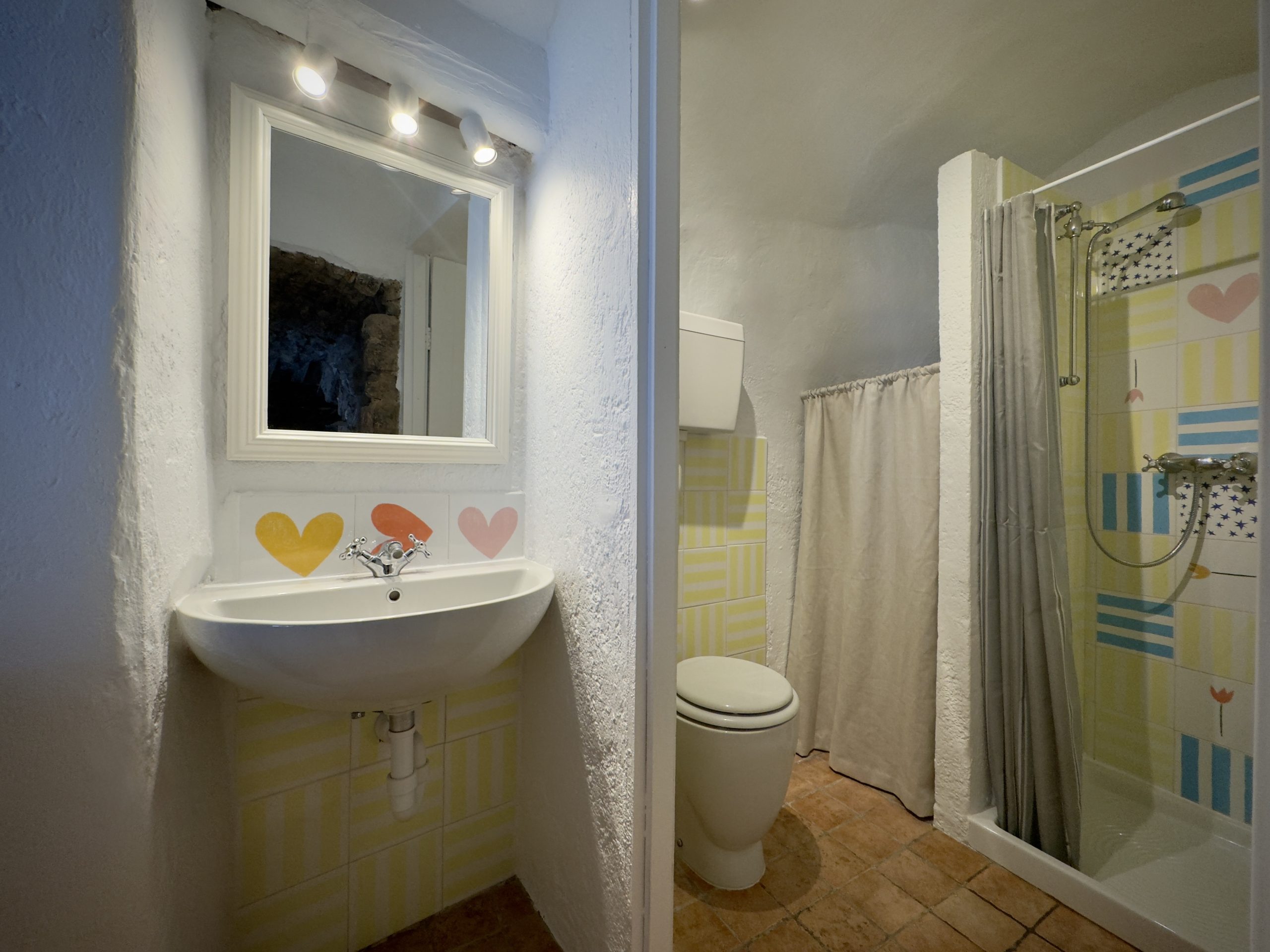 AP_1026_TERRA-ITALIA-IMMOBILIEN_LIGURIEN_APRICALE_VILLAGE-FLAT_FOR_SALE_09-scaled (1)