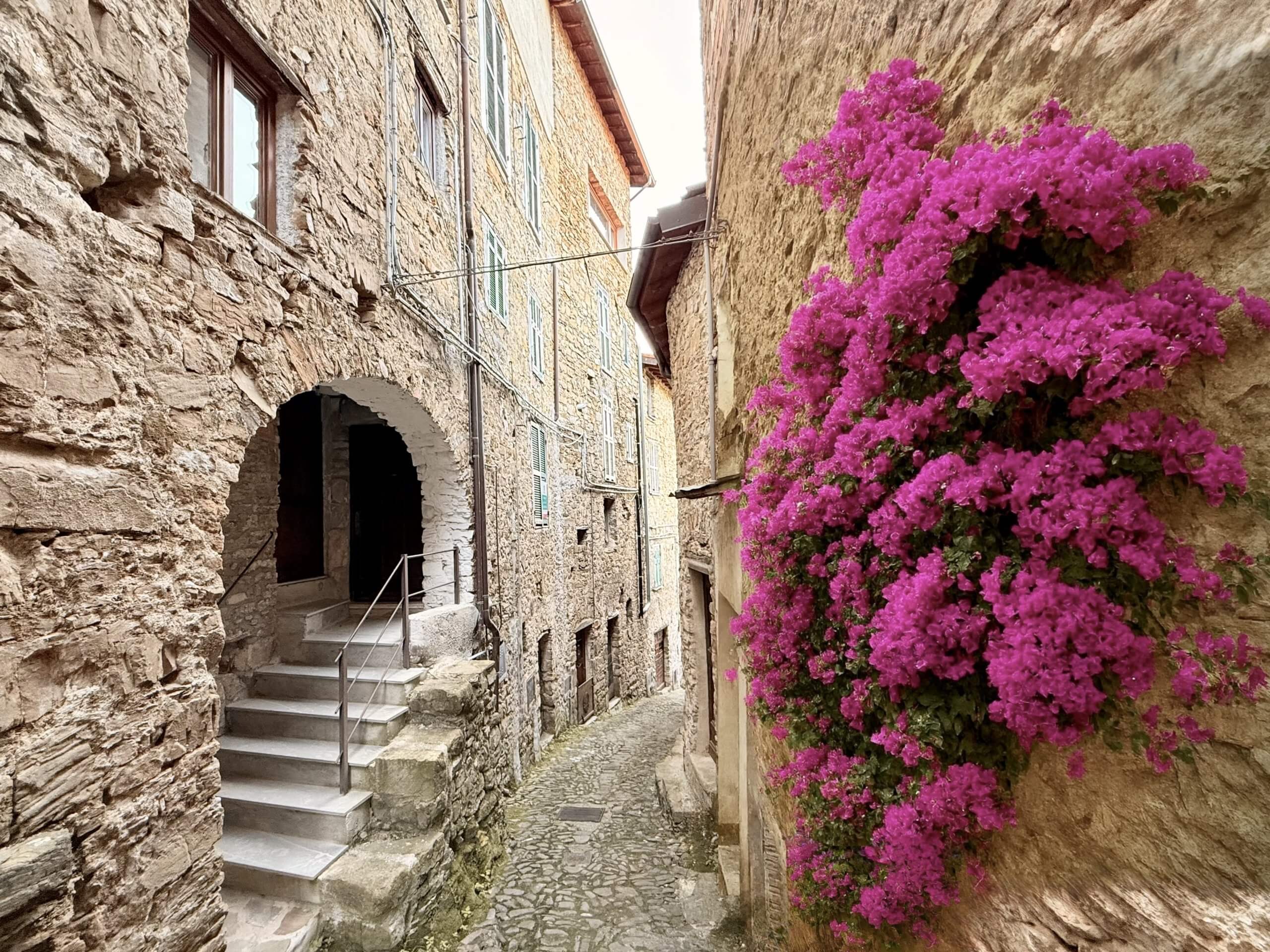 AP_912_TERRA_ITALIA_IMMOBILIEN_LIGURIEN_APRICALE_VILLAGE_HOUSE_01-scaled