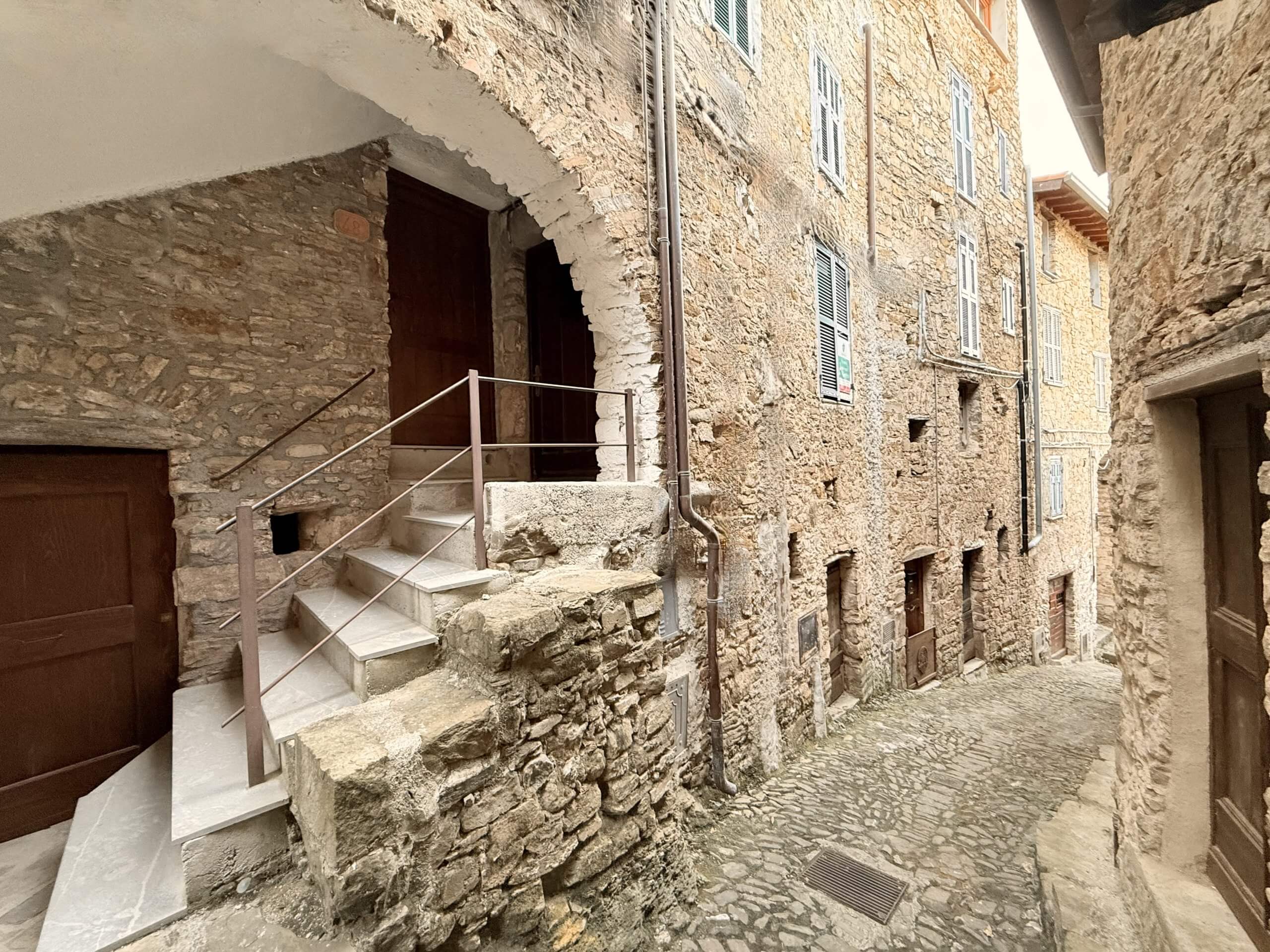 AP_912_TERRA_ITALIA_IMMOBILIEN_LIGURIEN_APRICALE_VILLAGE_HOUSE_10-scaled