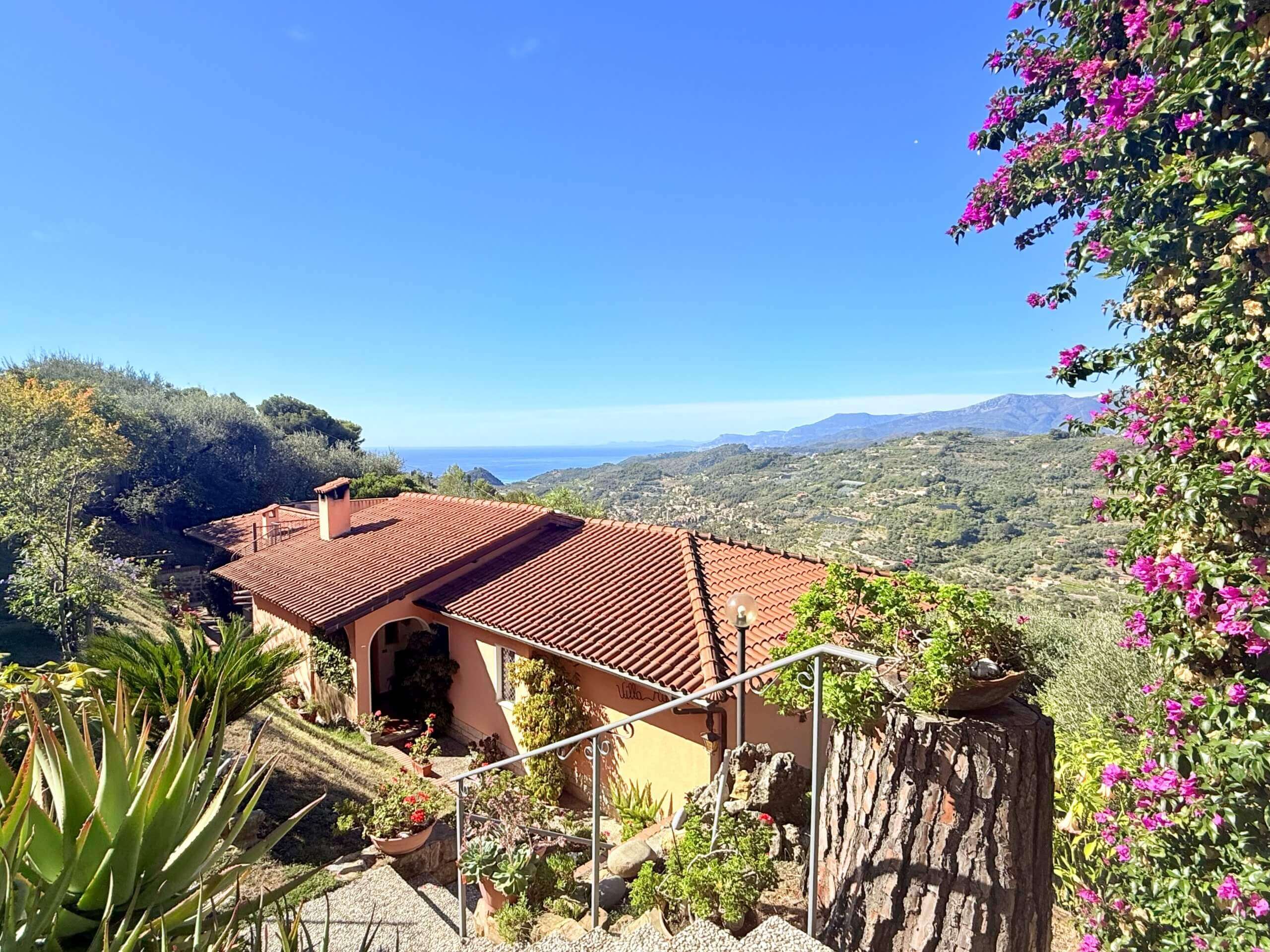 BO_1045_TERRA-ITALIA-IMMOBILIEN_REAL-ESTATE_SEBORGA_VILLA_FOR-SALE_01-1-scaled