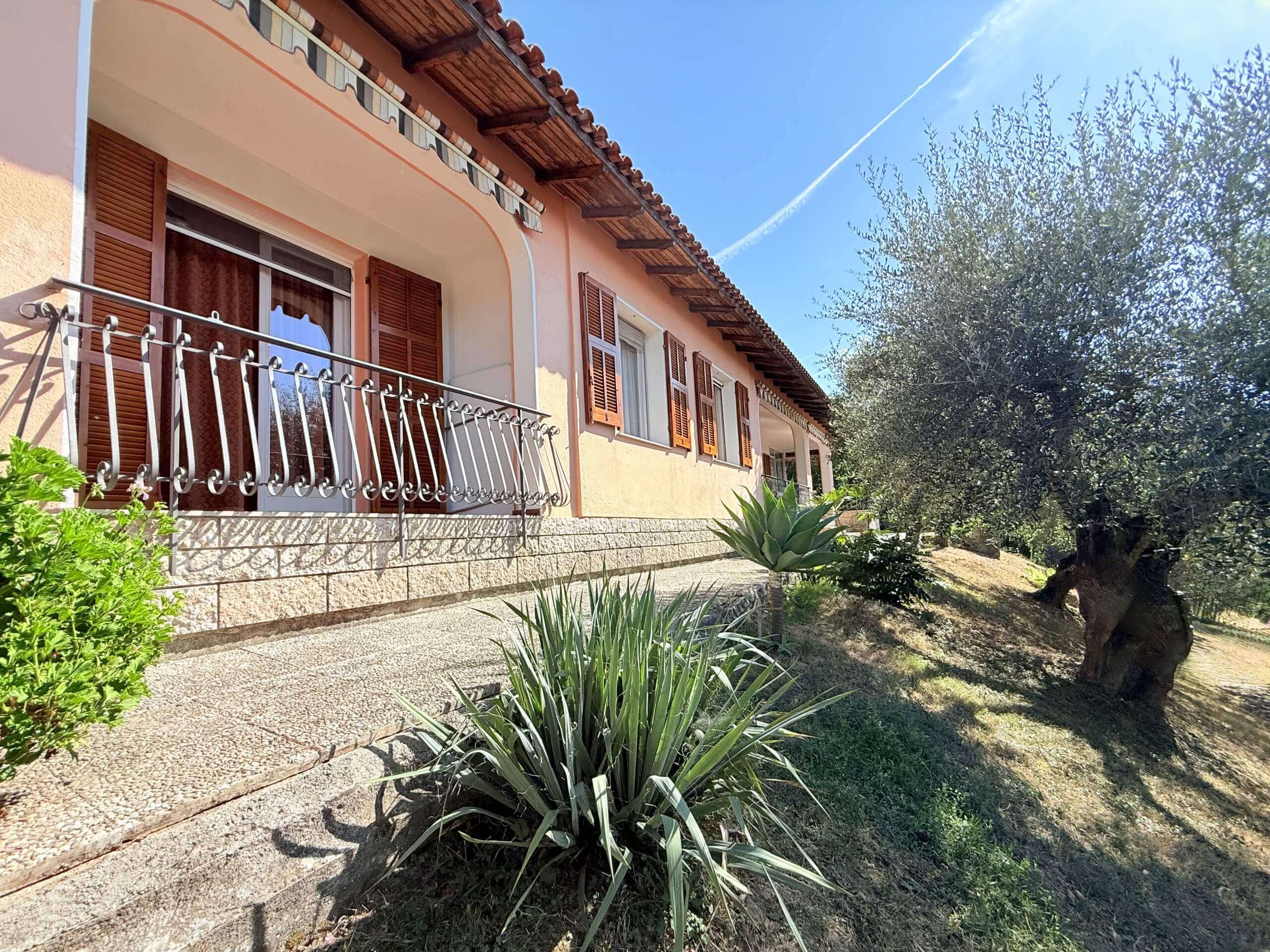 BO_1045_TERRA-ITALIA-IMMOBILIEN_REAL-ESTATE_SEBORGA_VILLA_FOR-SALE_02-scaled
