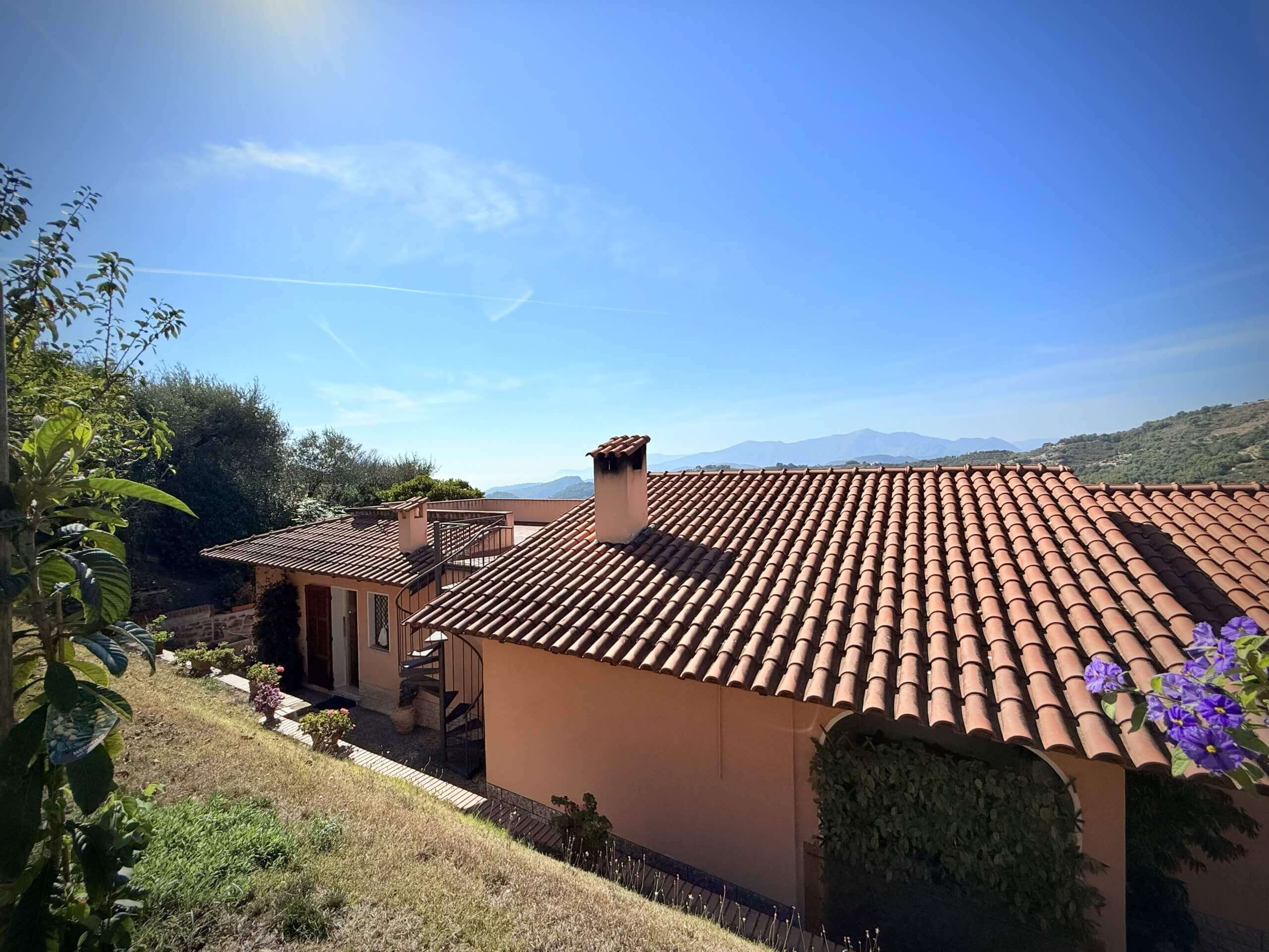 BO_1045_TERRA-ITALIA-IMMOBILIEN_REAL-ESTATE_SEBORGA_VILLA_FOR-SALE_04-scaled