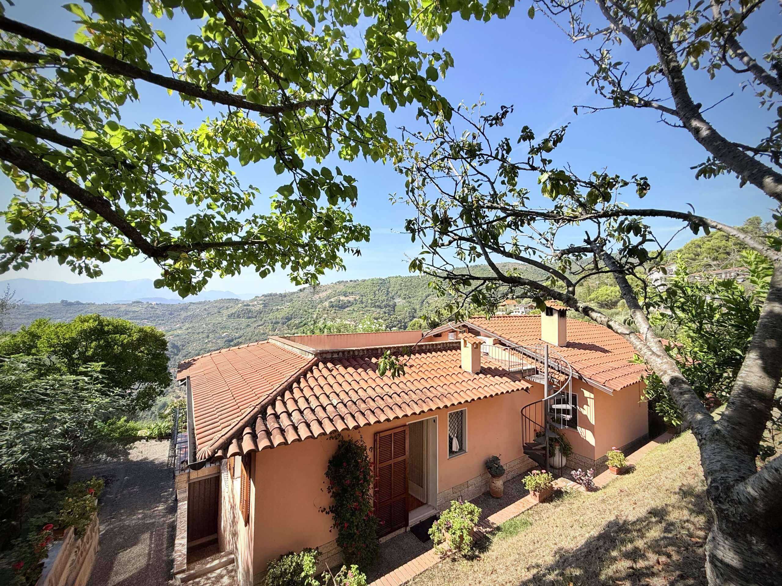 BO_1045_TERRA-ITALIA-IMMOBILIEN_REAL-ESTATE_SEBORGA_VILLA_FOR-SALE_24-scaled