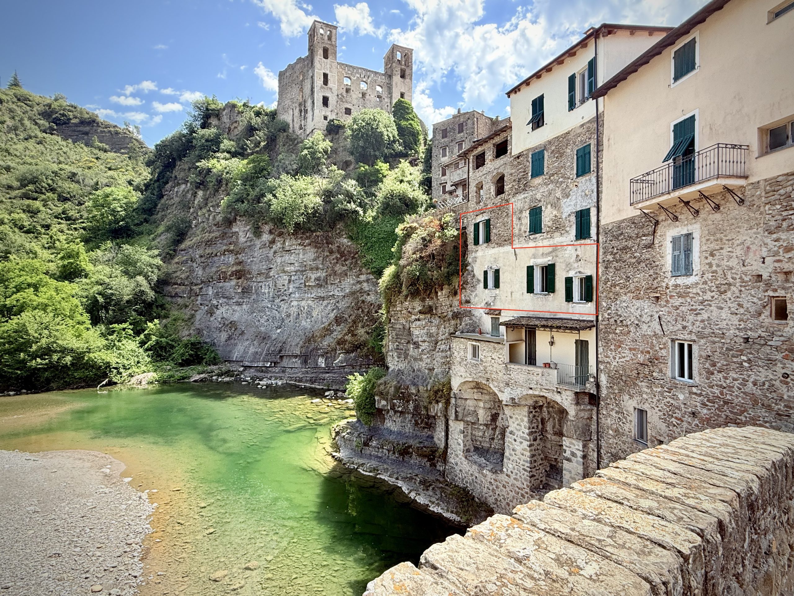 DA_1022_01_TERRA-ITALIA-IMMOBILIEN_REAL-ESTATE_DOLCEACQUA_VILLAGE-FLAT_FOR-SALE-scaled