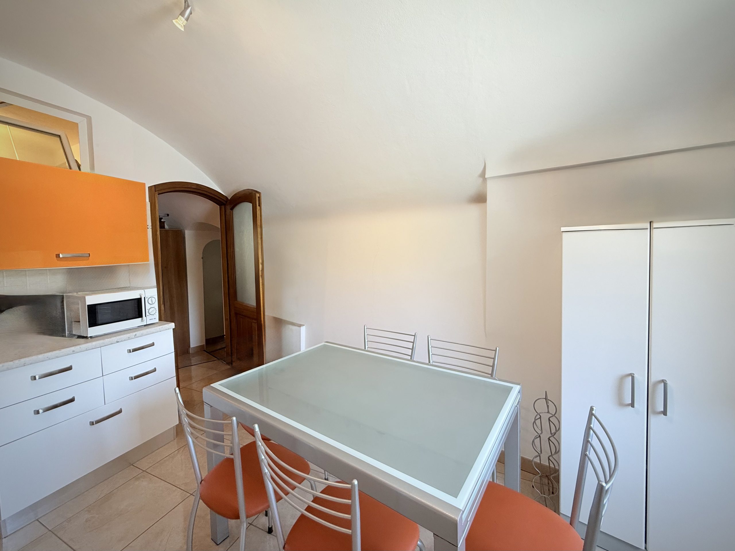 DA_1022_07_TERRA-ITALIA-IMMOBILIEN_REAL-ESTATE_DOLCEACQUA_VILLAGE-FLAT_FOR-SALE-scaled