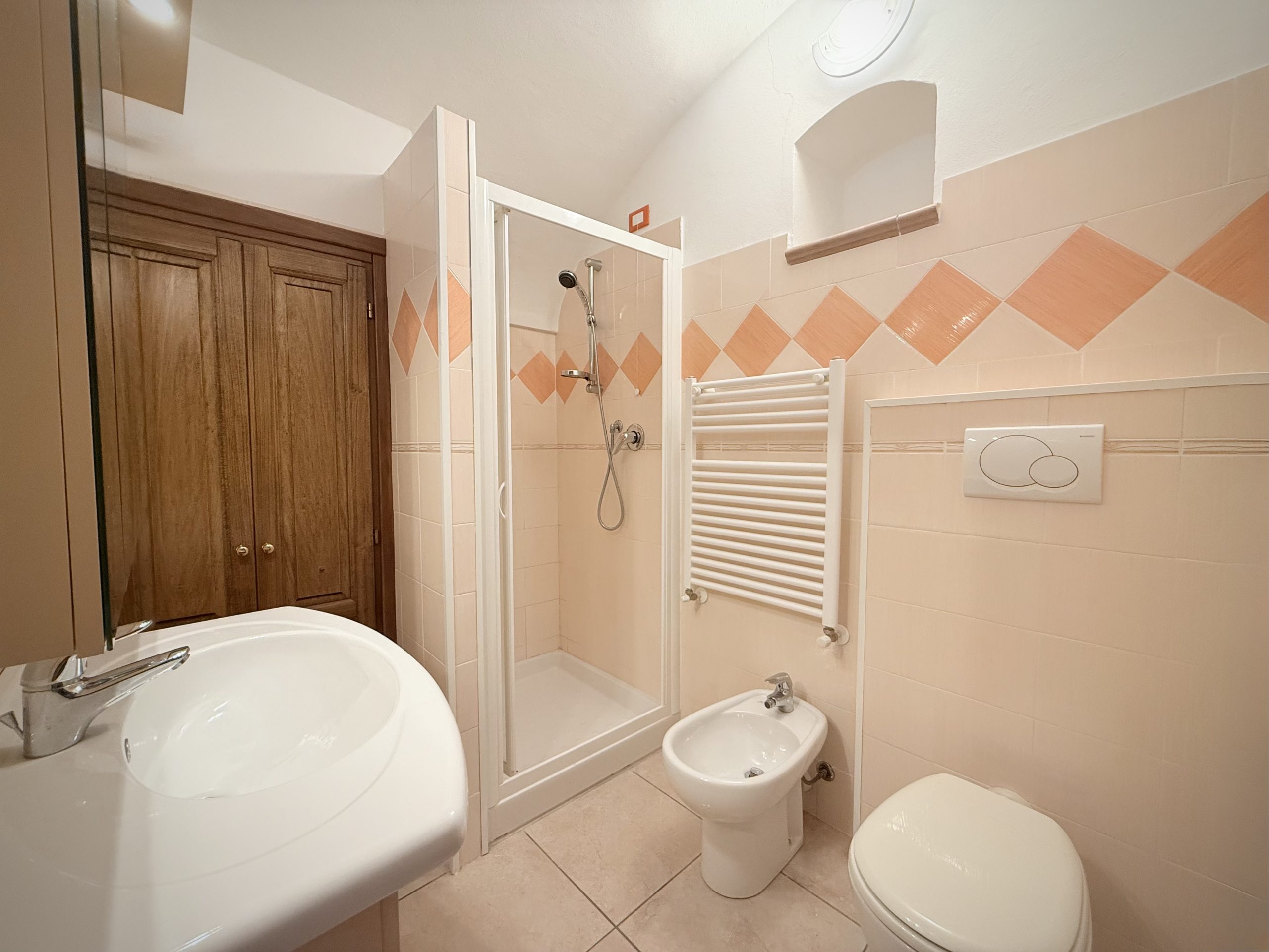 DA_1022_08_TERRA-ITALIA-IMMOBILIEN_REAL-ESTATE_DOLCEACQUA_VILLAGE-FLAT_FOR-SALE-scaled