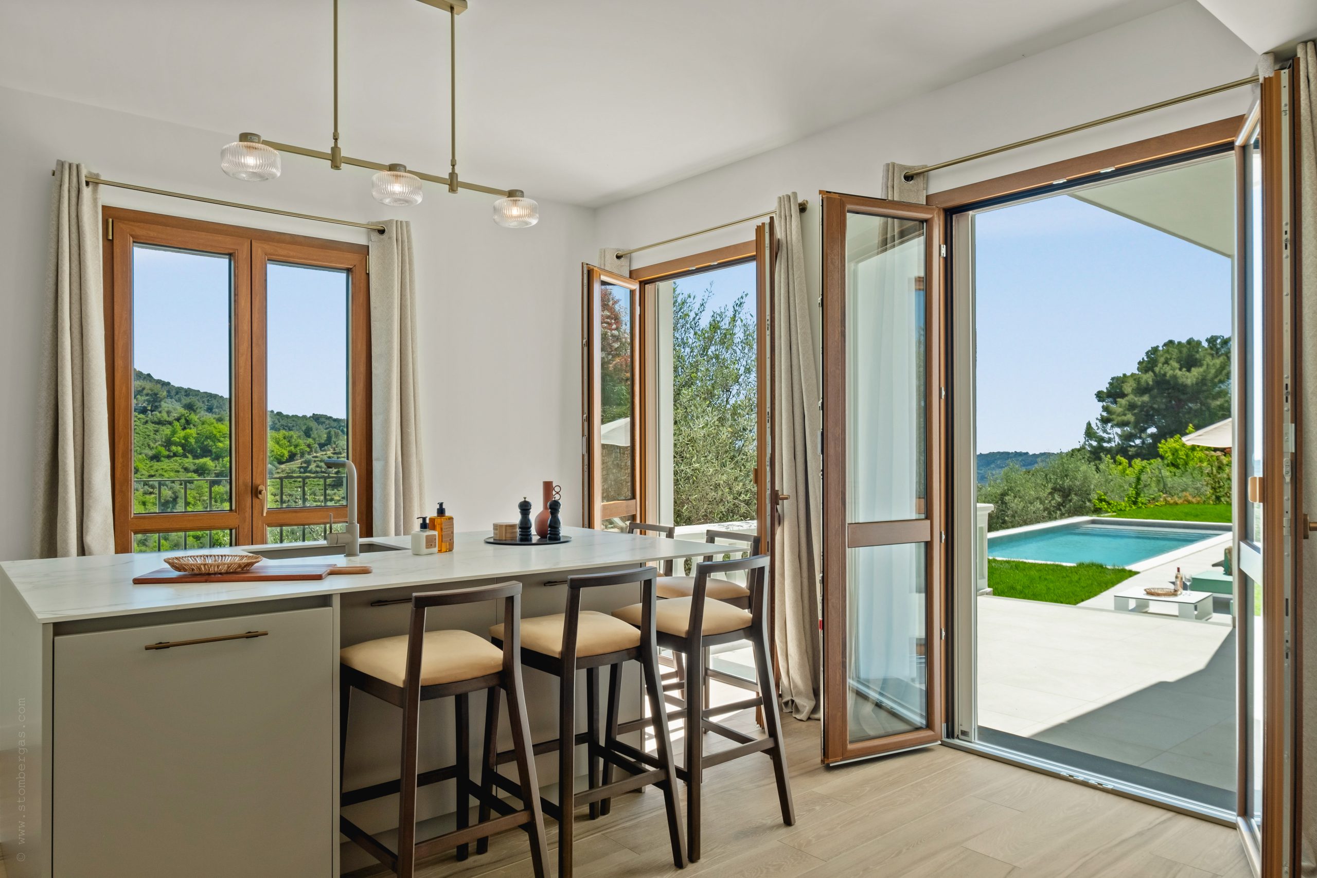 DA_1023_TERRA-ITALIA-IMMOBILIEN_REAL-ESTATE_DOLCEACQUA_VILLA_FOR-SALE_06-scaled