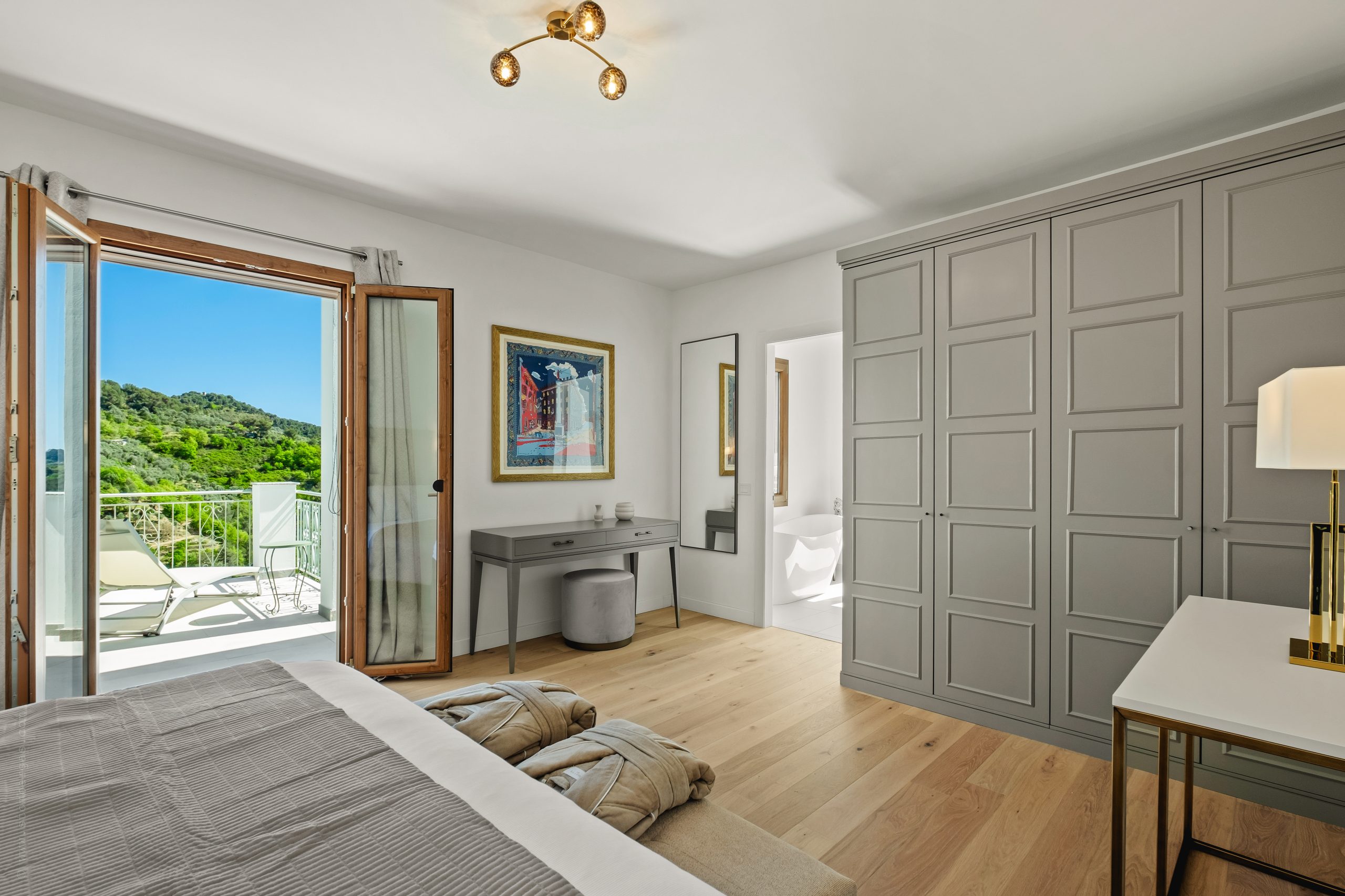 DA_1023_TERRA-ITALIA-IMMOBILIEN_REAL-ESTATE_DOLCEACQUA_VILLA_FOR-SALE_08-scaled