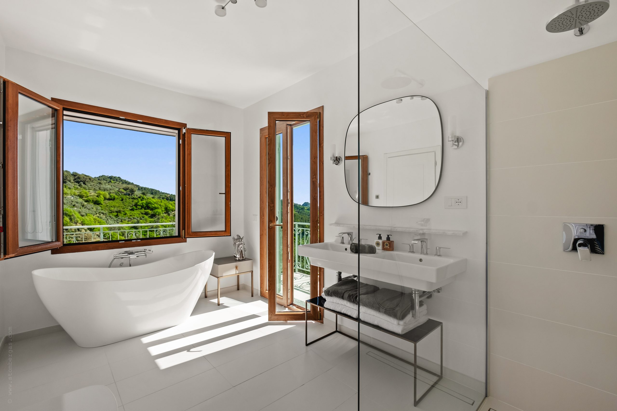 DA_1023_TERRA-ITALIA-IMMOBILIEN_REAL-ESTATE_DOLCEACQUA_VILLA_FOR-SALE_10-scaled