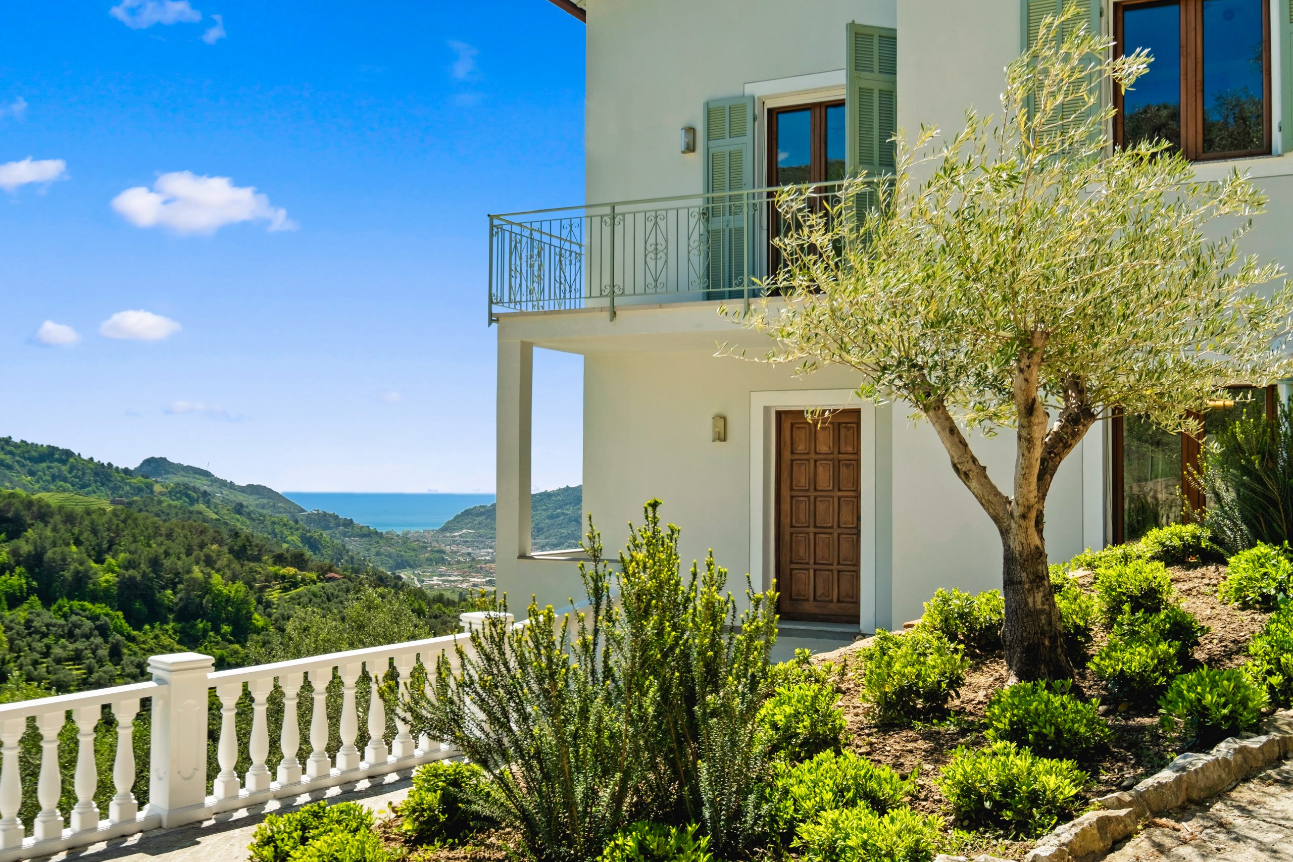 DA_1023_TERRA-ITALIA-IMMOBILIEN_REAL-ESTATE_DOLCEACQUA_VILLA_FOR-SALE_15-scaled