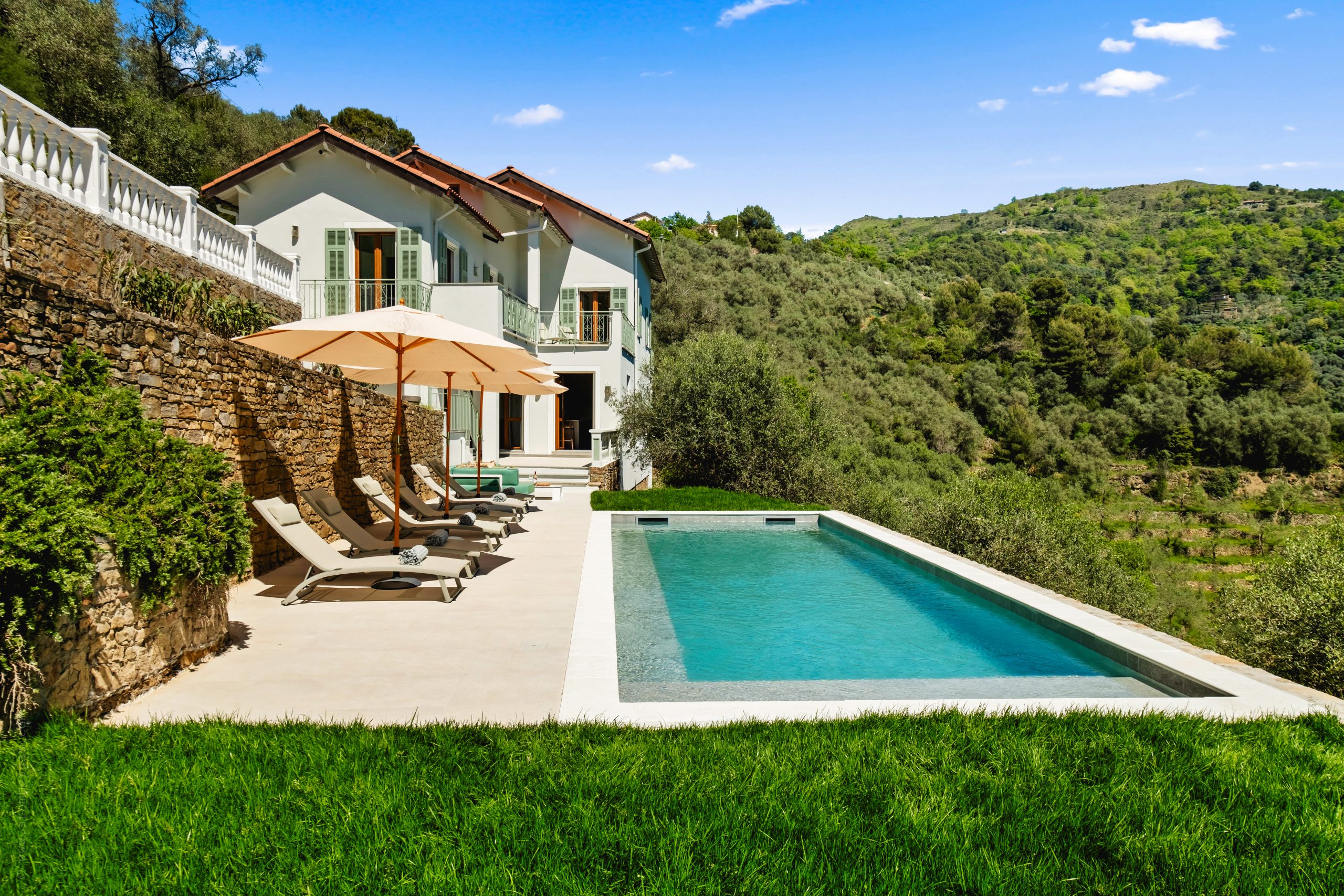 DA_1023_TERRA-ITALIA-IMMOBILIEN_REAL-ESTATE_DOLCEACQUA_VILLA_FOR-SALE_16-scaled