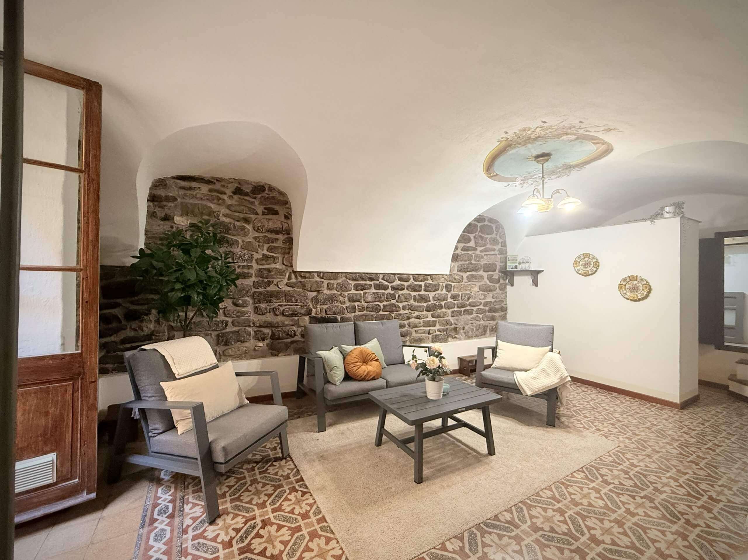 DA_1053_DA_TERRA-ITALIA-IMMOBILIEN_REAL-ESTATE_DOLCEACQUA_VILLAGE-FLAT_FOR-SALE_02-scaled