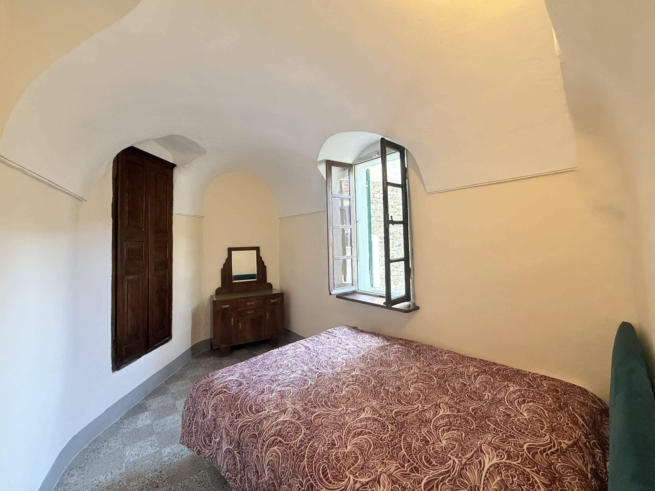 DA_1053_DA_TERRA-ITALIA-IMMOBILIEN_REAL-ESTATE_DOLCEACQUA_VILLAGE-FLAT_FOR-SALE_08-scaled