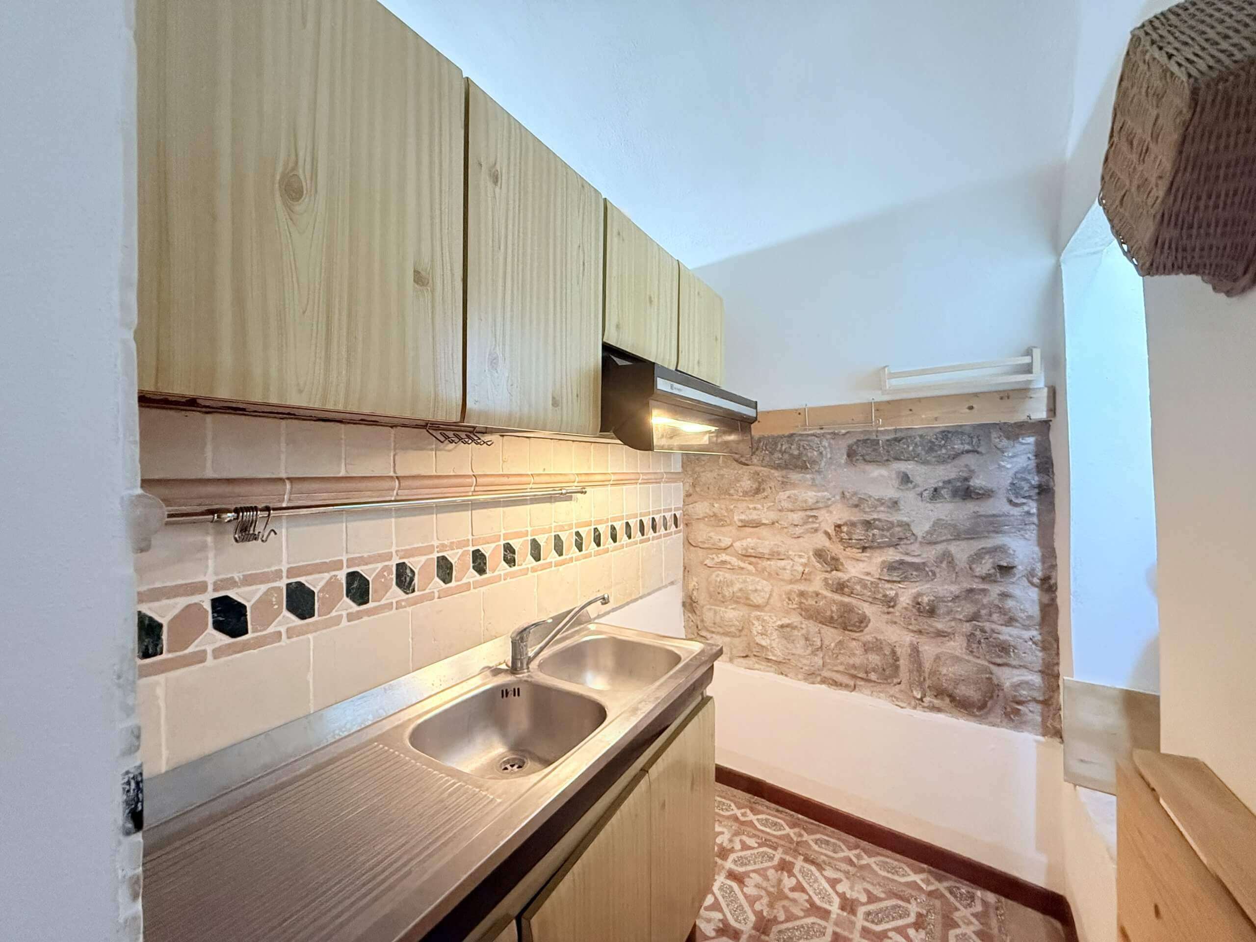 DA_1053_DA_TERRA-ITALIA-IMMOBILIEN_REAL-ESTATE_DOLCEACQUA_VILLAGE-FLAT_FOR-SALE_14-scaled