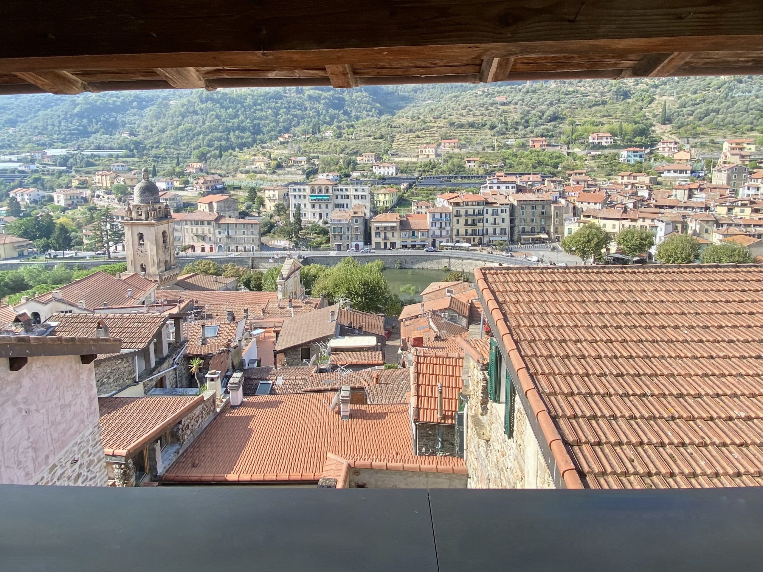 TI_DA_935_01_TERRA-ITALIA-IMMOBILIEN_LIGURIEN_DOLCEACQUA_GRANDE-TERRAZZO_BELLA-VISTA_TOWN-HOUSE-2-scaled