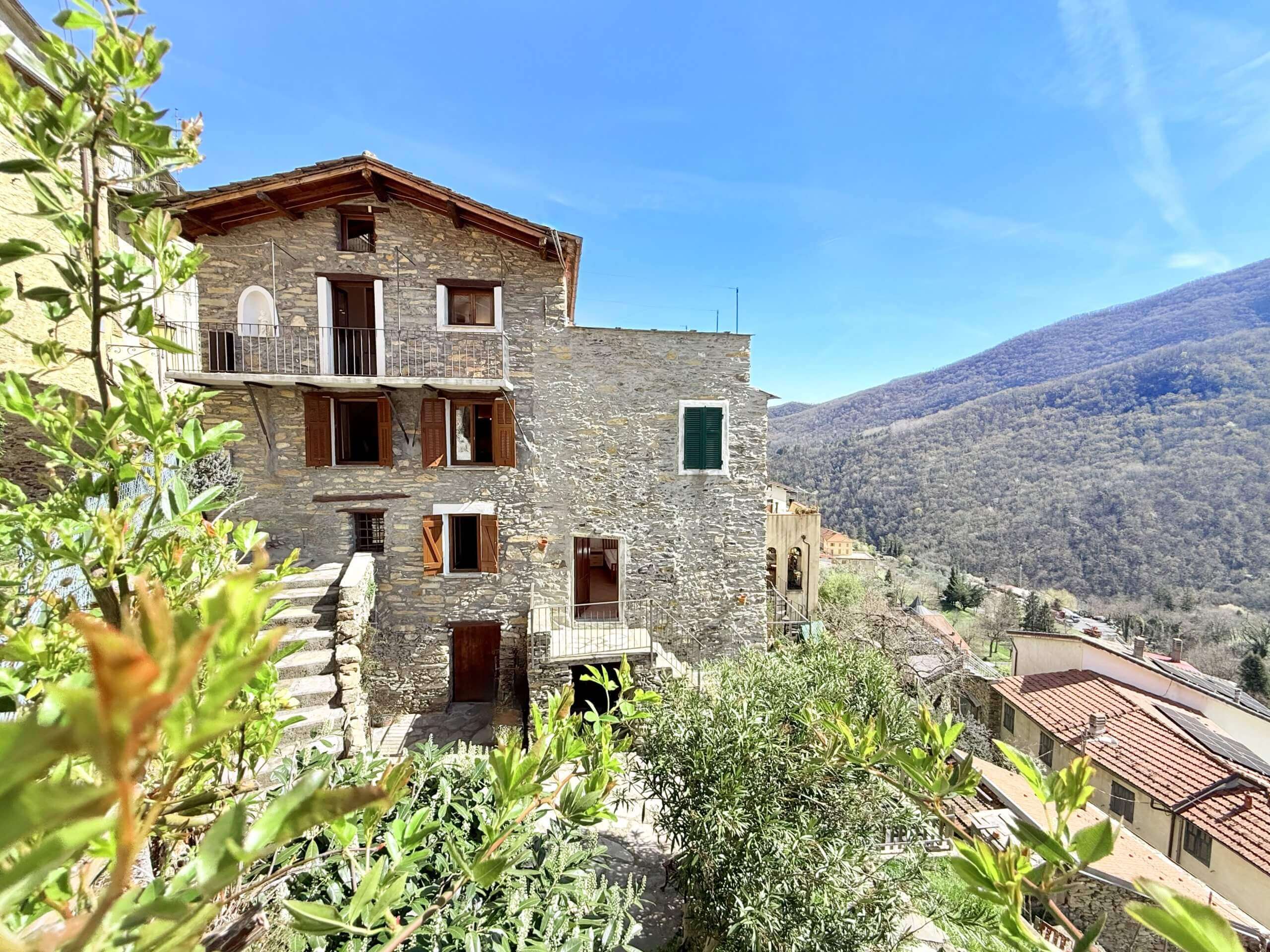 IM_1067_TERRA_ITALIA_IMMOBILIEN_LIGURIEN_REZZO_COUNTRY_HOUSE_01-scaled