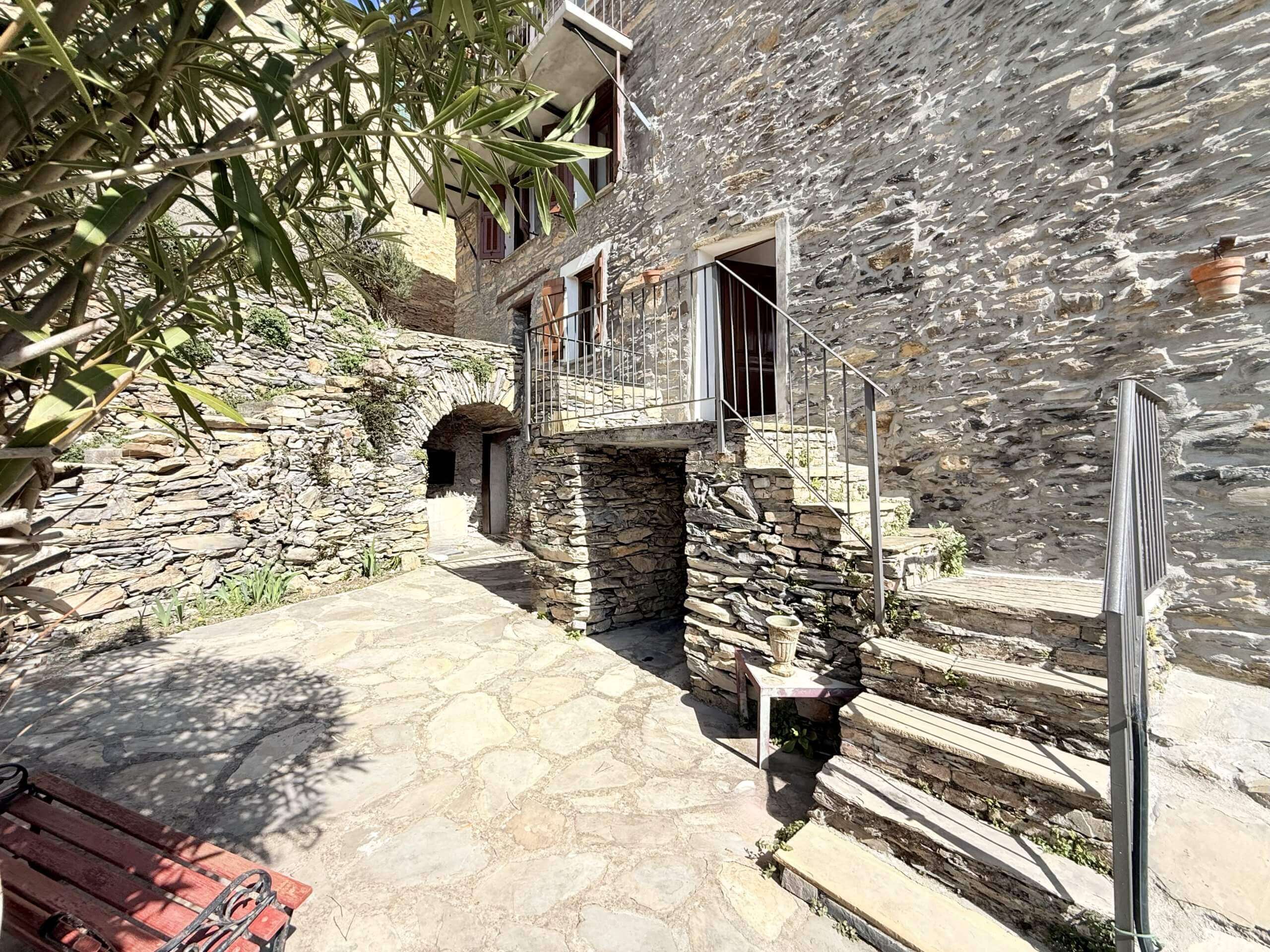 IM_1067_TERRA_ITALIA_IMMOBILIEN_LIGURIEN_REZZO_COUNTRY_HOUSE_05-scaled